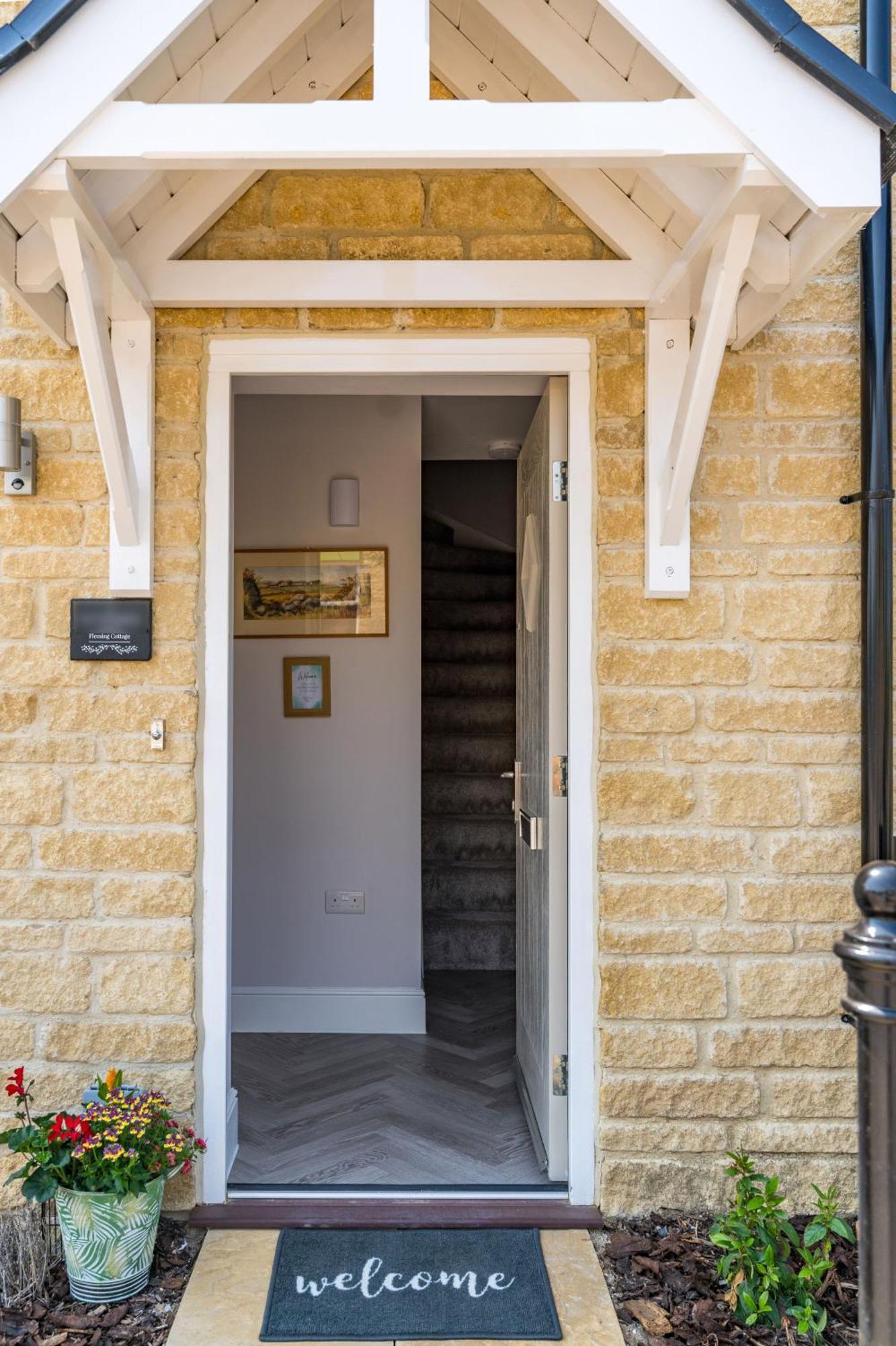 Fleming Cottage - Contemporary Cotswold Home Upper Rissington Екстер'єр фото